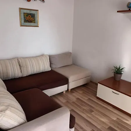 T&m * Makarska