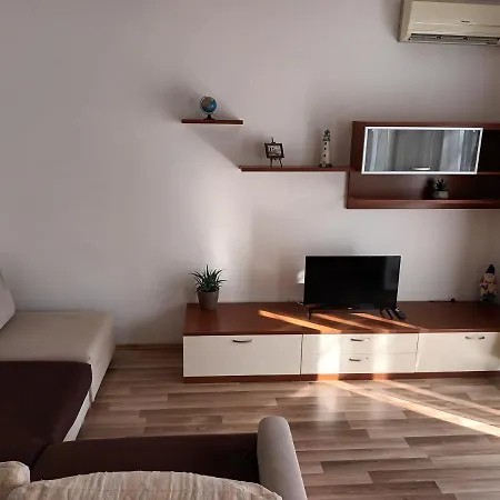 T&m Apartment *