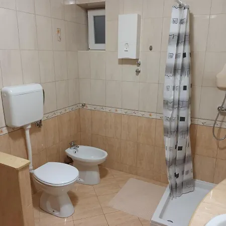 T&m * Makarska